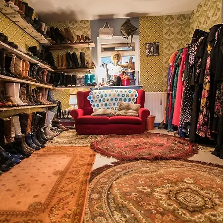 At Yetty's Place Vintage 3*